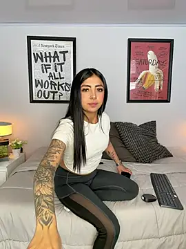 Caroline_dh - spank my butt while I'm on all fours