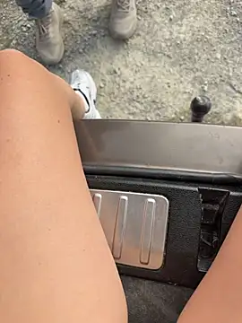 Justmilaa - SIT ON TRAILER HITCH + BIG 🎁 LT