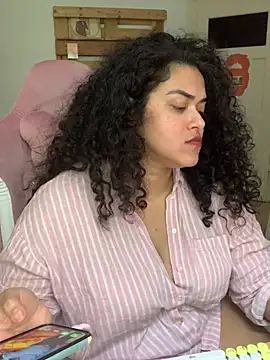 Curvydesifromgermany - Oil on tits
