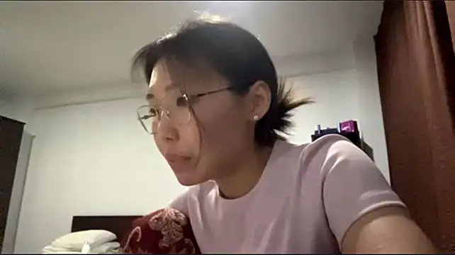 IlonaBantillan - touch my body while dancing