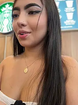 Valentina-gomezz - FUCK ME DOGGY STYLE UNDER THE TABLE😈🥵