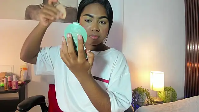 Aria_Rose1_ - Oil Show