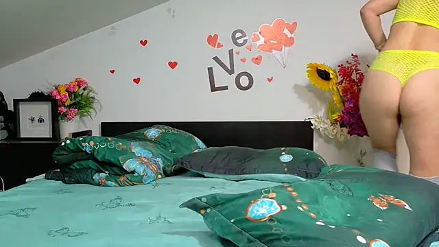 SweetMaddy888 - Good morning :) Warm me up