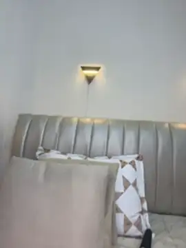 Tiny_Gray - full nude and rub pussy