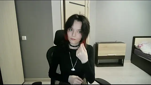 Swet_kitten - suck my finger