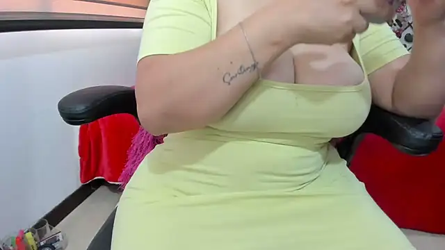 Emiily_88 - cum and squirt
