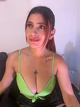 Skarlett_12_ - Suck nipples + control toy 1 min