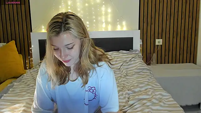 YunaPeace - >> ahegao n choke myself <<