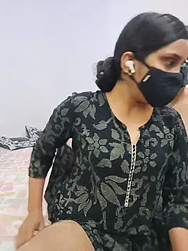 Your___Riya - Pussy flash in public 😘😘🥰