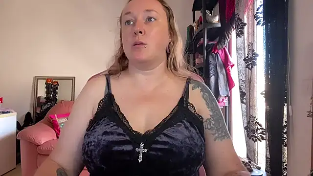 Kisicaxx - my huge boobs