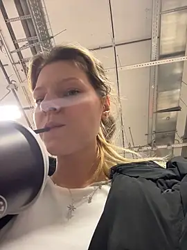 MaryHiggins - Naked Suck a dildo