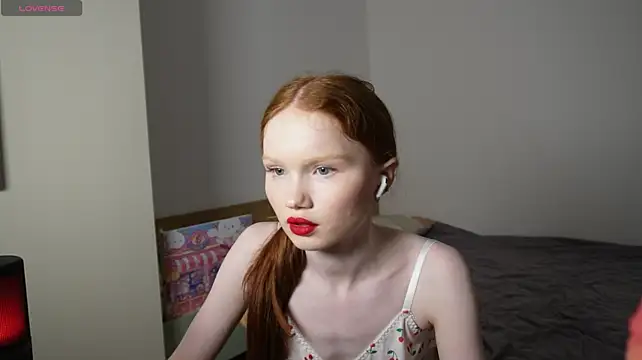 Nellie_baby - pussy play