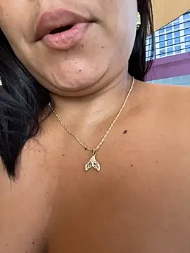 Sara-Vegaa - TAKE YOUR TITS SUCK NIPPLE ON IN PUBLIC