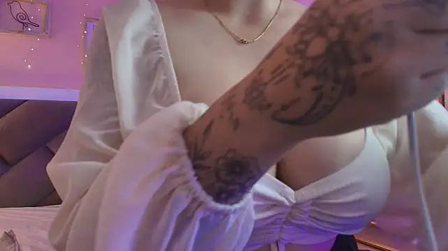Bianca_louise - ugh those tits, put oil on them