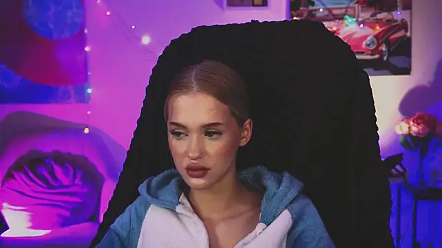 AngelaHolmes - dance?