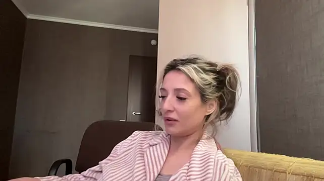 PriscillaOstlie - stand up show my cutie outfit