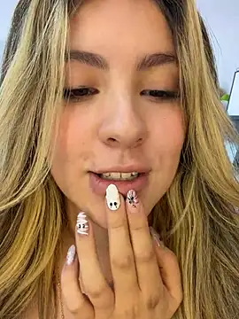 Cloee_Rainbow1 - HI CLOE 🌈😍💋