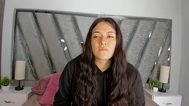 Dali_collin - Flash tits +kiss