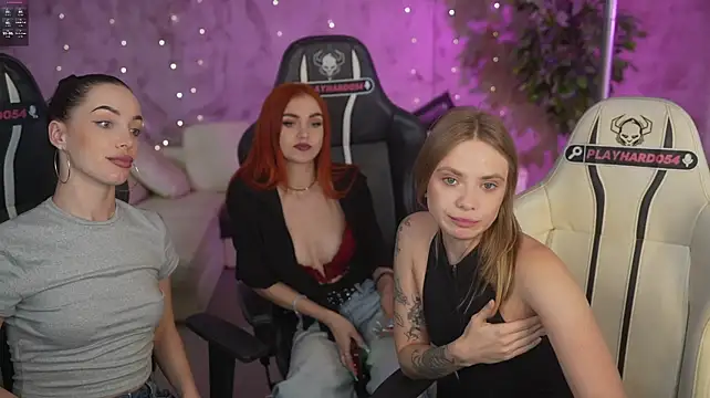 Angy_Netal - show tits 2 girls