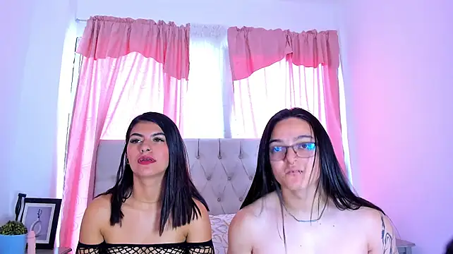 BellaAndDominick - show tits 🤤