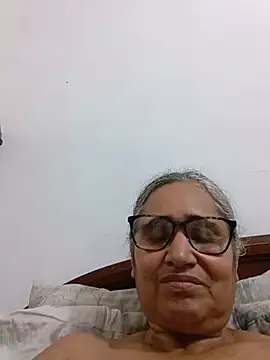 _candi - Dildo en las tetas