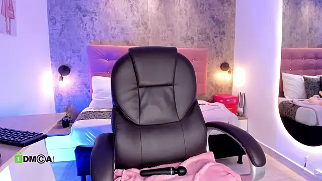 Brithanycampbell - Run ice over my hot body🔥🥵