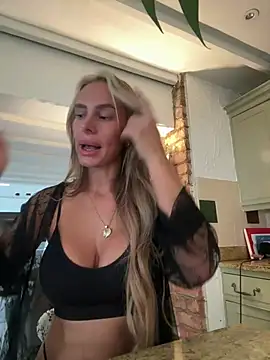 BellaGreenxo - Bounce Boobs (2mins)