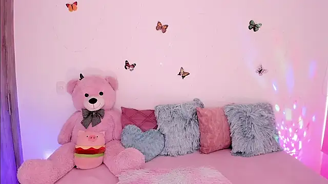 Zara_uwu_ - Tits out