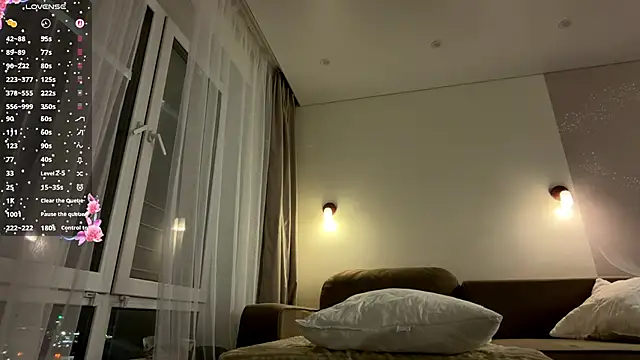 Dewmelt - Massage my tits under top💦