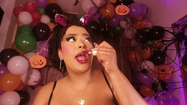 Val_daniiels - SPANK ASS WHILE RIDING THE DILDO