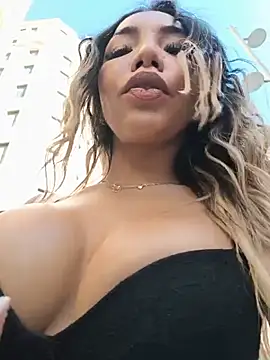 I_amAly - Naked + Squirts in bathroom public