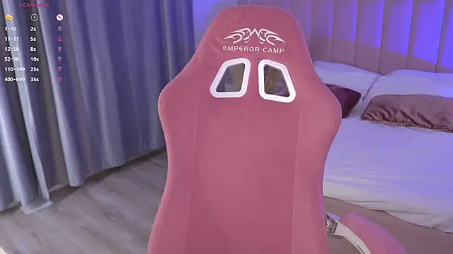 MissBunnyDoll - play w naked boobs