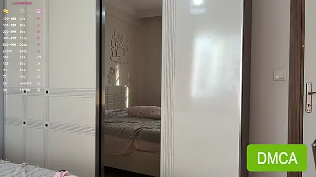JuliaPierce - take off my top and show my boobs
