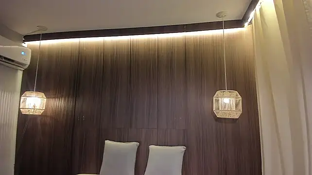 Ana_beckett - PLUG IN MY JUICY CULO HOT🍑💦