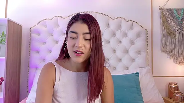 AriaStonne - Oil tits+ suck fingers very deep