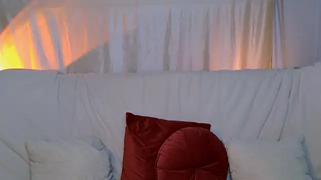 KiraKittyy_