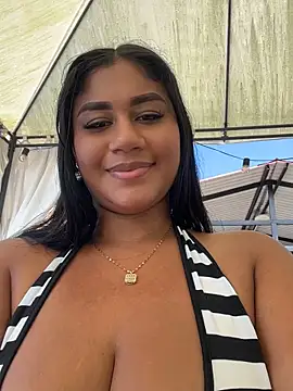 NayTorres - Take off panties and rub in public