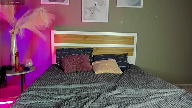 Valerie_Foxy - Breast massage with oil