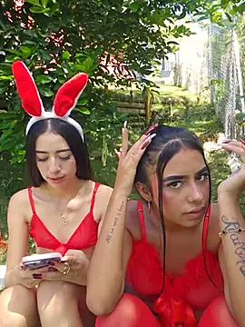 SAMY_AND_ARI - One girl finger ass