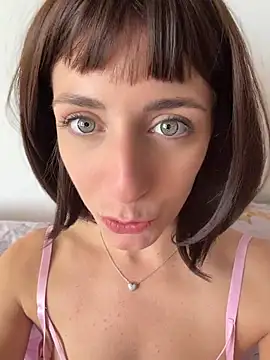 Jessicandy_ - Mi faccio trovare nuda dal corriere
