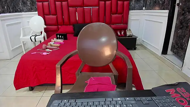 Imyourdirtymilf - milf footjob