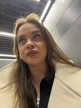 KristiRich - Show tits+pinch nipples🍒