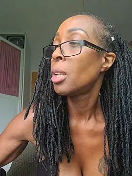 JayDeliciousness38 - To make you smile 😃