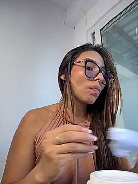 Amira_cute2 - Control toy 1 min +1 finger inside 💦