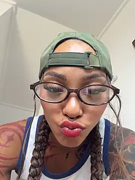 LizStorm_ - ocean squirt on your face