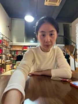 Yiyi_yi - 店门口夹假鸡鸡