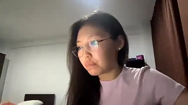 IlonaBantillan - touch my body while dancing