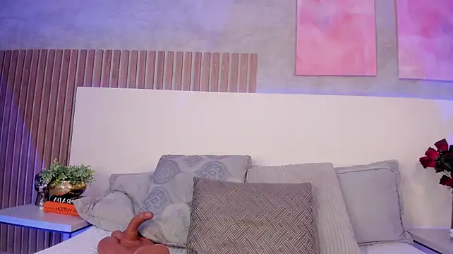 IsisJames_ - Ride your dildo back and look at me 🔥