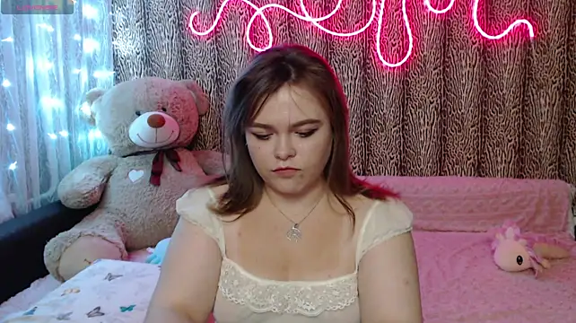 HotJenifferLove - saving money for new outfit