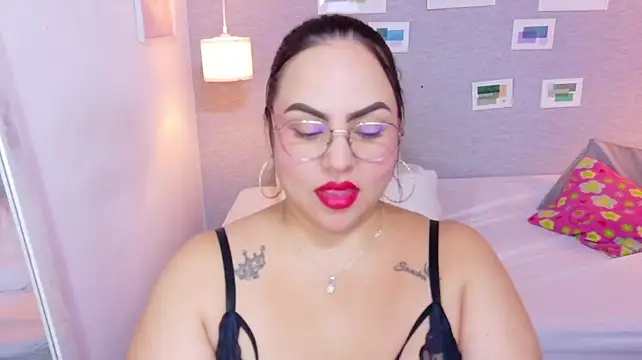 Curvy_sexyvalen - dildo show + squirt